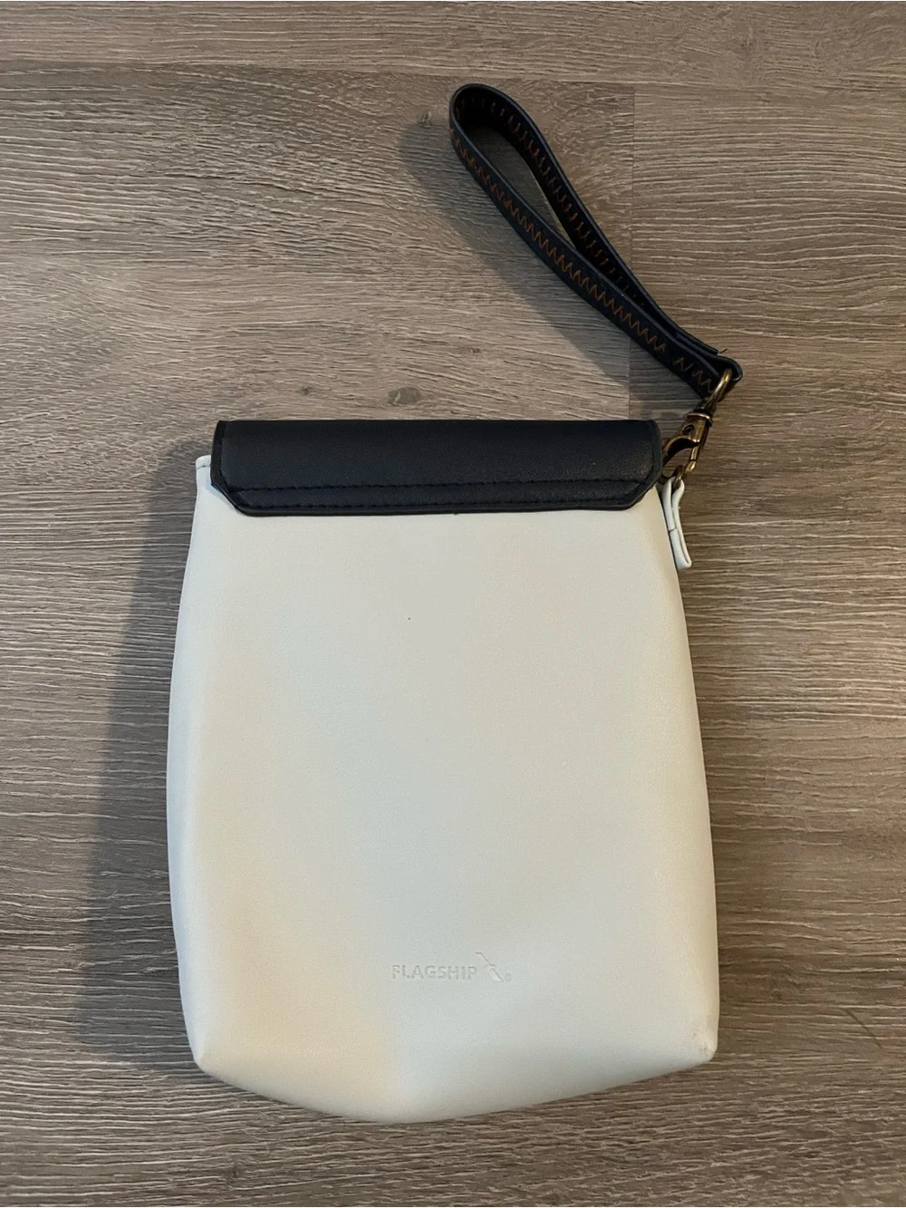 Raven + Lily Navy & Lt Blue Faux Leather Wristlet with bronze Snap